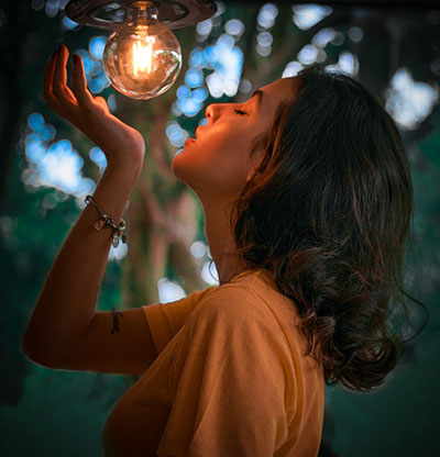 an example of angles photography showing the emphasize on the picture’s subject